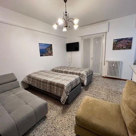 Macloud Pub B&B Сарнико Екстериор снимка