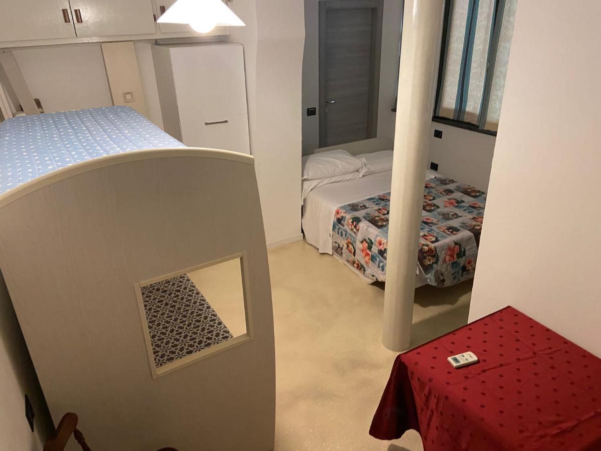 Macloud Pub B&B Сарнико Екстериор снимка